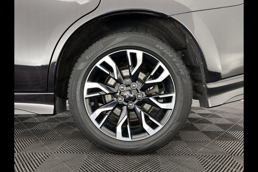 Mitsubishi Outlander 2.4 PHEV Intense AWD (Plug-in) (INCL-BTW) *LEATHER-ALCANTARA | FULL-LED | KEYLESS | BLINDSPOT | CAMERA | HEATED-COMFORTSEATS | ECC | SHIFTPADDLES | PDC | CRUISE | PRIVACYGLASS | DAB | TOWBAR | CARPLAY | 18''ALU*