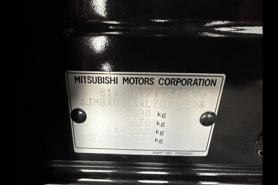 Mitsubishi Outlander 2.4 PHEV Intense AWD (Plug-in) (INCL-BTW) *LEATHER-ALCANTARA | FULL-LED | KEYLESS | BLINDSPOT | CAMERA | HEATED-COMFORTSEATS | ECC | SHIFTPADDLES | PDC | CRUISE | PRIVACYGLASS | DAB | TOWBAR | CARPLAY | 18''ALU*