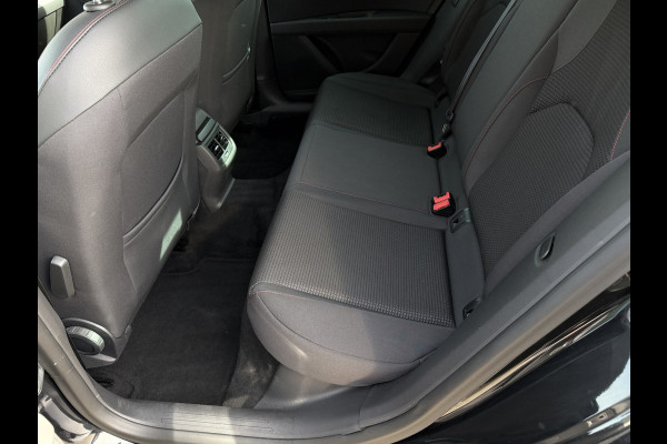 Seat Leon 1.4 EcoTSI FR Business Intense Sensoren V+A / Carplay / Cruise C. / Winter Pakket / Navi