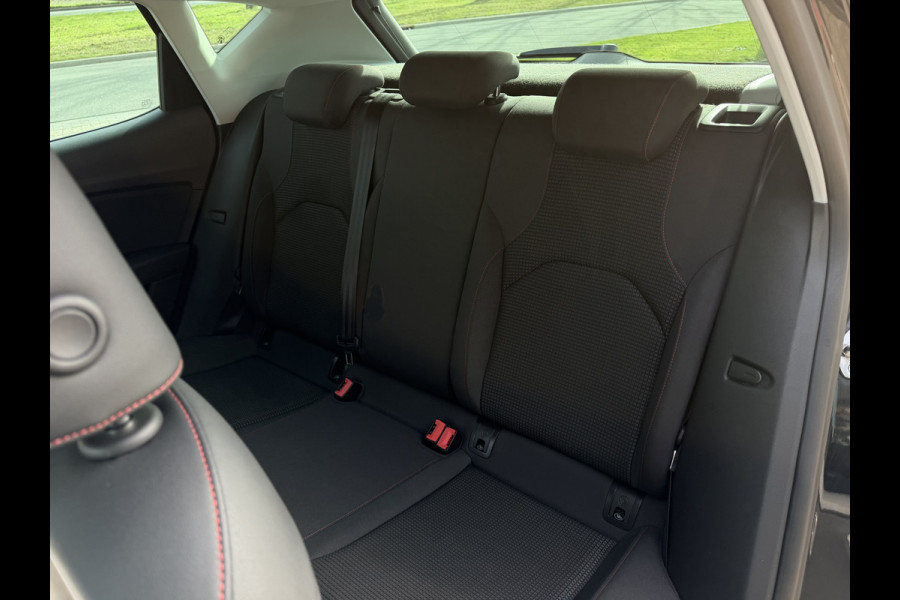 Seat Leon 1.4 EcoTSI FR Business Intense Sensoren V+A / Carplay / Cruise C. / Winter Pakket / Navi