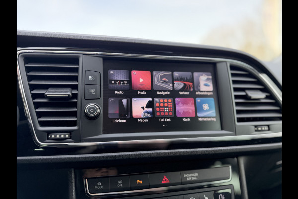 Seat Leon 1.4 EcoTSI FR Business Intense Sensoren V+A / Carplay / Cruise C. / Winter Pakket / Navi