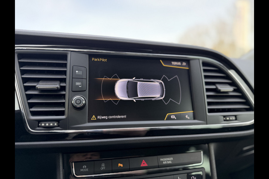 Seat Leon 1.4 EcoTSI FR Business Intense Sensoren V+A / Carplay / Cruise C. / Winter Pakket / Navi