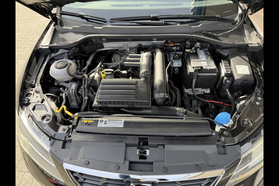 Seat Leon 1.4 EcoTSI FR Business Intense Sensoren V+A / Carplay / Cruise C. / Winter Pakket / Navi