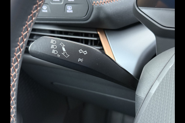 CUPRA Born 62 kWh 204PK 3-Fase Adaptive-Cruise Camera Apple Carplay Android Navi PDC-a+v Ecc Business One Lmv Stoel+Stuurverwarming Led Isofix DAB Bluetooth Rijstrooksensor Regensensor SOH 91% 1e Eigenaar Origineel Nederlandse Auto Dealeronderhouden