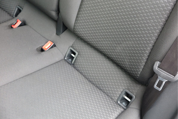 Volkswagen up! 1.0 49kw 66pk Active Cruisecontrol , Stoelverwarming , Navi via App, Achteruitrijcamera , Parkeersensoren , DAB+ radio , Multifunctioneel stuurwiel.etc.