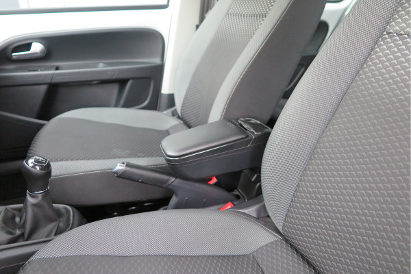 Volkswagen up! 1.0 49kw 66pk Active Cruisecontrol , Stoelverwarming , Navi via App, Achteruitrijcamera , Parkeersensoren , DAB+ radio , Multifunctioneel stuurwiel.etc.