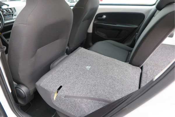 Volkswagen up! 1.0 49kw 66pk Active Cruisecontrol , Stoelverwarming , Navi via App, Achteruitrijcamera , Parkeersensoren , DAB+ radio , Multifunctioneel stuurwiel.etc.
