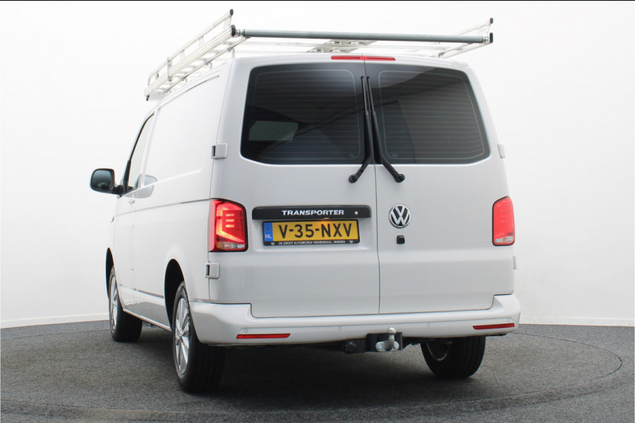 Volkswagen Transporter 2.0 TDI DSG L1H1 Leer, Airco, Apple Carplay, Camera, Cruise, Imperiaal, PDC, Trekhaak, 16''
