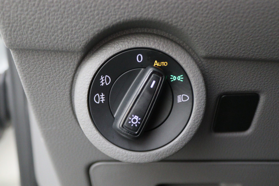 Volkswagen Transporter 2.0 TDI DSG L1H1 Leer, Airco, Apple Carplay, Camera, Cruise, Imperiaal, PDC, Trekhaak, 16''