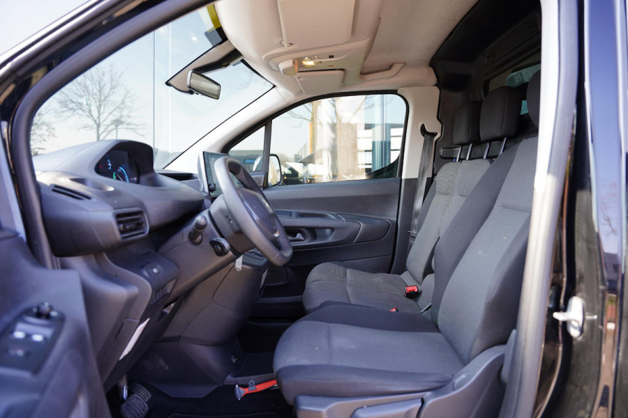 Peugeot e-Partner 136 L1 50 kWh Navigatie  / 3 Zits / 1e Eigenaar