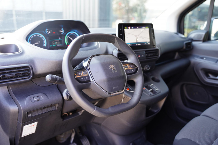 Peugeot e-Partner 136 L1 50 kWh Navigatie  / 3 Zits / 1e Eigenaar