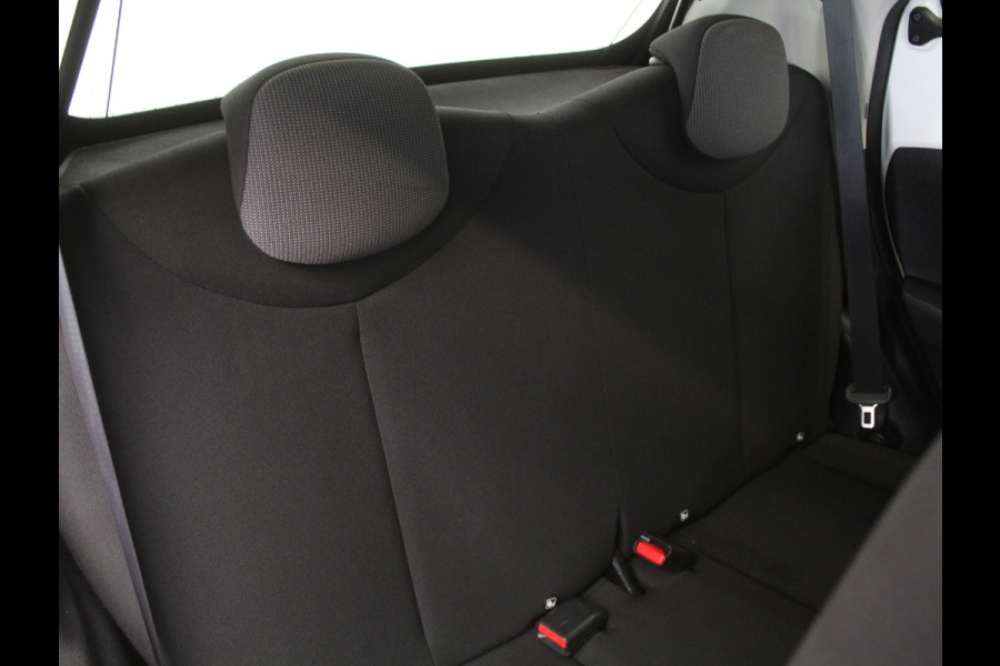 Toyota Aygo 1.0 VVT-i x-fun AIRCO | BT | LED | CV | LED