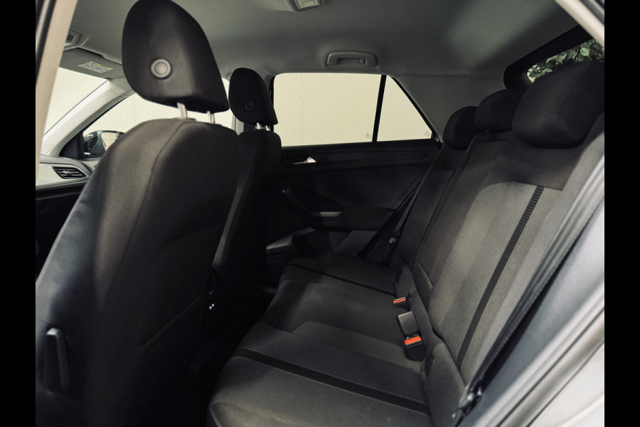 Volkswagen T-Roc 1.0 TSI Life | Camera | CarPlay | Stoelverw.