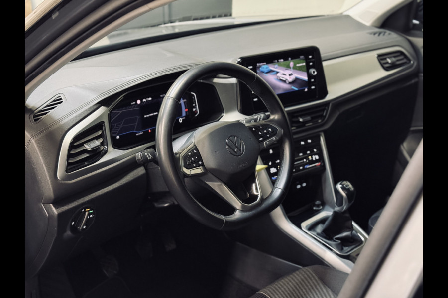 Volkswagen T-Roc 1.0 TSI Life | Camera | CarPlay | Stoelverw.