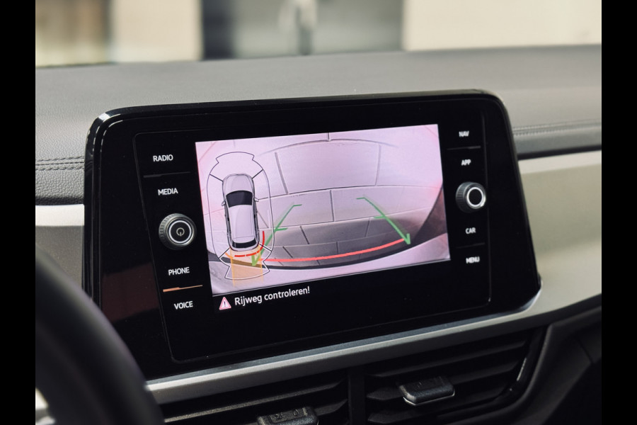 Volkswagen T-Roc 1.0 TSI Life | Camera | CarPlay | Stoelverw.