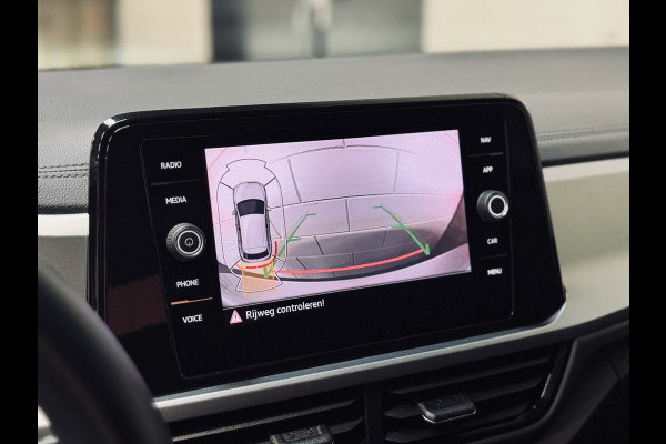 Volkswagen T-Roc 1.0 TSI Life | Camera | CarPlay | Stoelverw.