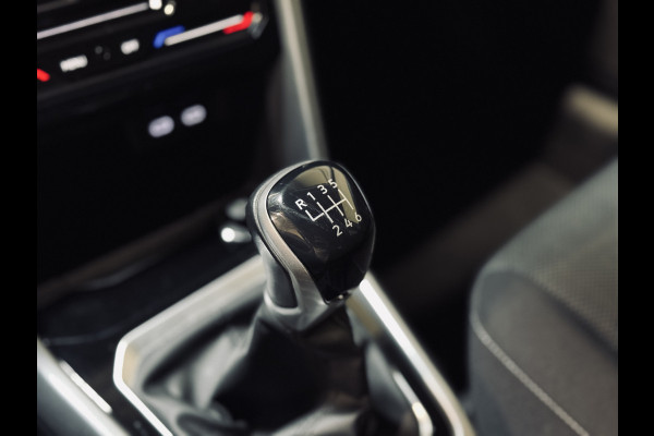 Volkswagen T-Roc 1.0 TSI Life | Camera | CarPlay | Stoelverw.