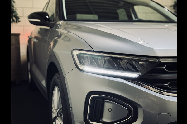 Volkswagen T-Roc 1.0 TSI Life | Camera | CarPlay | Stoelverw.