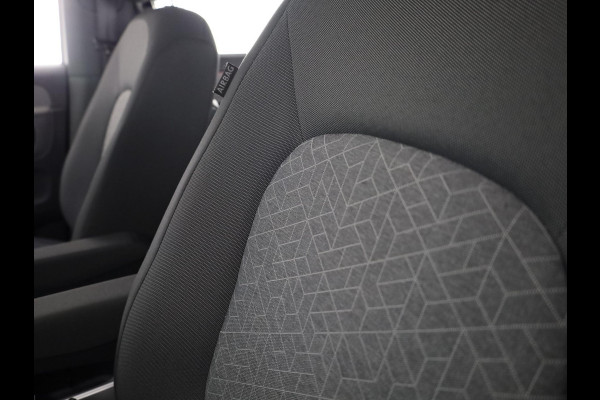 Volkswagen ID. Buzz Pro 86 kWh LWB 7p. 285PK | SOH 98% | Camera | Navigatie | 7 persoons | Extra getint glas