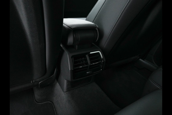 Audi Q3 Sportback 35 TFSI S-Line Edition (INCL-BTW) Aut. *LEATHER | FULL-LED | ADAPTIVE-CRUISE | DIGI-COCKPIT | NAVI-FULLMAP | CAMERA | DAB | AMBIENTLIGHT | PRIVACYGLASS | SHIFTPADDLES | ECC | PDC | 20''ALU*