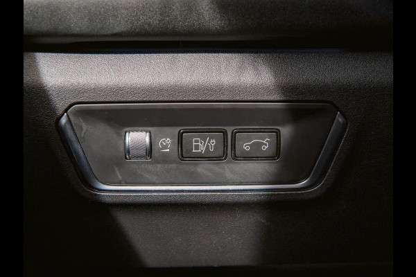 Lynk & Co 01 1.5 Black Edition Panoramadak|Camera|ACC|Stoelverwarming