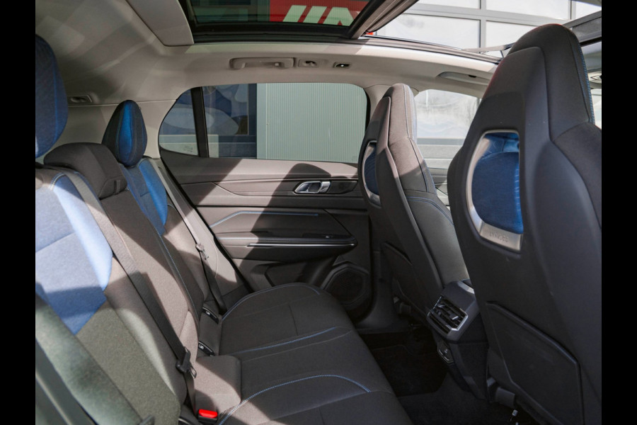 Lynk & Co 01 1.5 Black Edition Panoramadak|Camera|ACC|Stoelverwarming