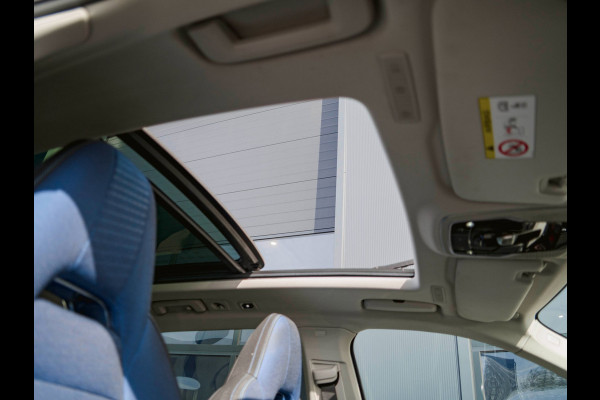 Lynk & Co 01 1.5 Black Edition Panoramadak|Camera|ACC|Stoelverwarming