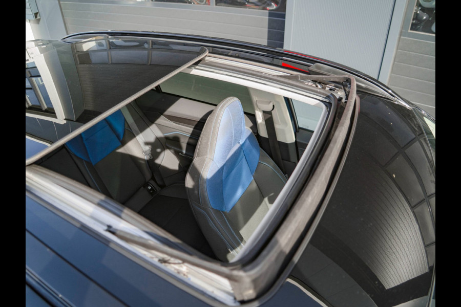 Lynk & Co 01 1.5 Black Edition Panoramadak|Camera|ACC|Stoelverwarming