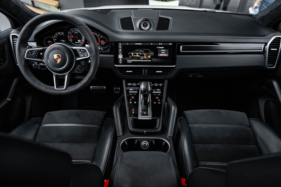 Porsche Cayenne Coupé 4.0 GTS - Sport Chrono | Panorama | Bose | Luchtvering