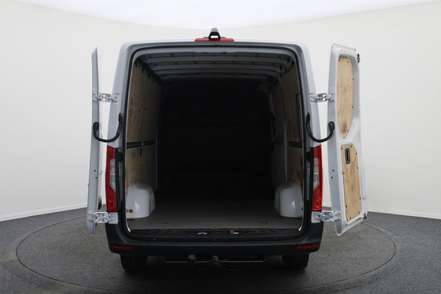 Mercedes-Benz Sprinter 317 CDI Aut. L2H1 Leer, 3-Zits, Camera, Standkachel, Airco, Cruise, Apple Carplay, Trekhaak