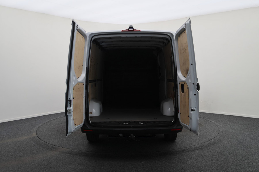 Mercedes-Benz Sprinter 317 CDI Aut. L2H1 Leer, 3-Zits, Camera, Standkachel, Airco, Cruise, Apple Carplay, Trekhaak