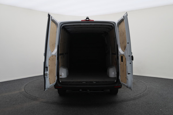 Mercedes-Benz Sprinter 317 CDI Aut. L2H1 Leer, 3-Zits, Camera, Standkachel, Airco, Cruise, Apple Carplay, Trekhaak