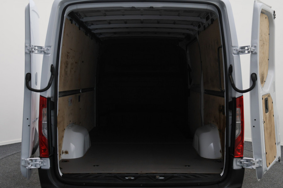 Mercedes-Benz Sprinter 317 CDI Aut. L2H1 Leer, 3-Zits, Camera, Standkachel, Airco, Cruise, Apple Carplay, Trekhaak