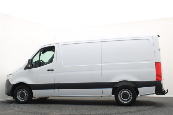 Mercedes-Benz Sprinter 317 CDI Aut. L2H1 Leer, 3-Zits, Camera, Standkachel, Airco, Cruise, Apple Carplay, Trekhaak