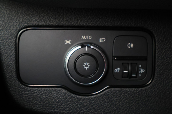 Mercedes-Benz Sprinter 317 CDI Aut. L2H1 Leer, 3-Zits, Camera, Standkachel, Airco, Cruise, Apple Carplay, Trekhaak