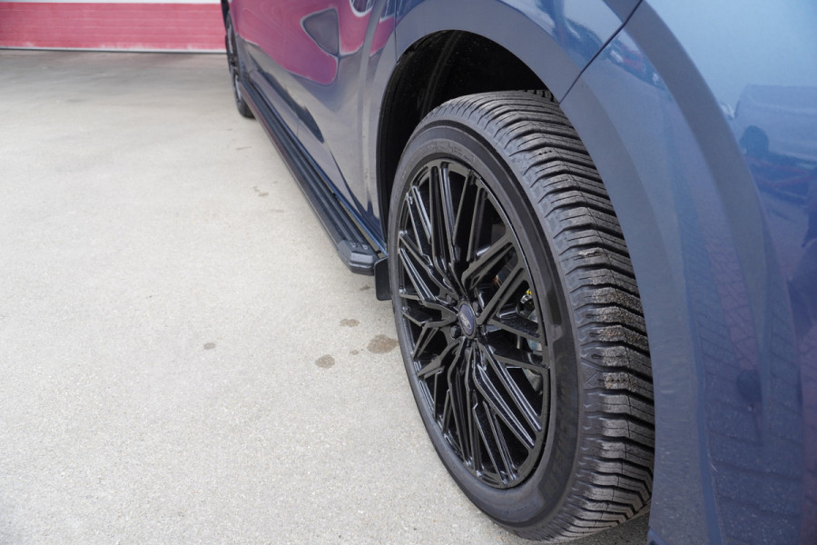 Ford Transit Custom 320L 2.0 TDCI 170PK L2H1 Limited Automaat Nr. V018 | Airco | adap.Cruise | Navi | Camera | Blis |20 inch Lm Velgen Raptor grill /Site steps met verlichting