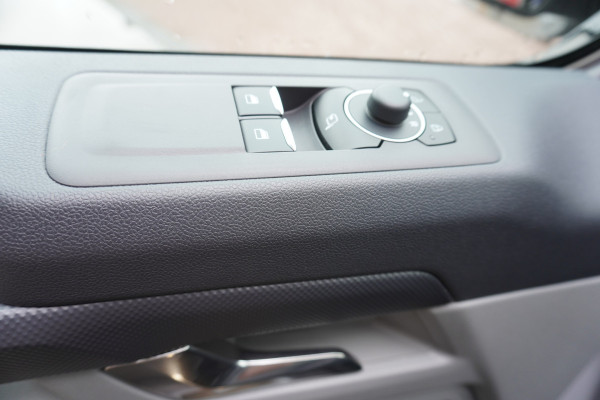 Ford Transit Custom 320L 2.0 TDCI 170PK L2H1 Limited Automaat Nr. V018 | Airco | adap.Cruise | Navi | Camera | Blis |20 inch Lm Velgen Raptor grill /Site steps met verlichting