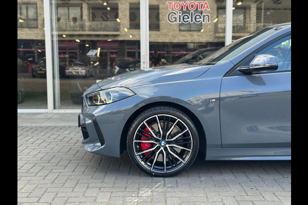 BMW 1-Serie (f40) 118i M Sport | Panoramadak, 19 inch, Leer, Stoel + Stuurverwarming, Keyless, Elektrische achterklep, Parkeercamera
