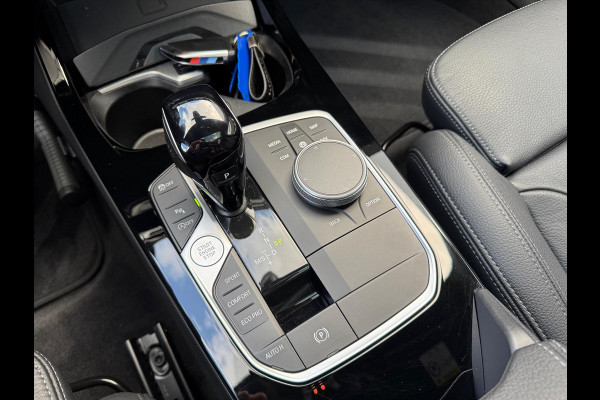 BMW 1-Serie (f40) 118i M Sport | Panoramadak, 19 inch, Leer, Stoel + Stuurverwarming, Keyless, Elektrische achterklep, Parkeercamera