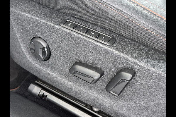 Škoda ENYAQ iV 80 SOH 93% Warmtepomp Pano-Dak Leer+Elektr+Memory+Verwarmd Adap.Cruise Lmv 21" Camera Matrix-Led Apple Carplay Android Auto Pdc Privacy GlasDAB Stuur+Achterbankverwarming Draadloze telefoonlader Keyless Dodehoek detectie Dealeronderhouden Origineel Nederlandse Auto Nieuwprijs €59.055,-