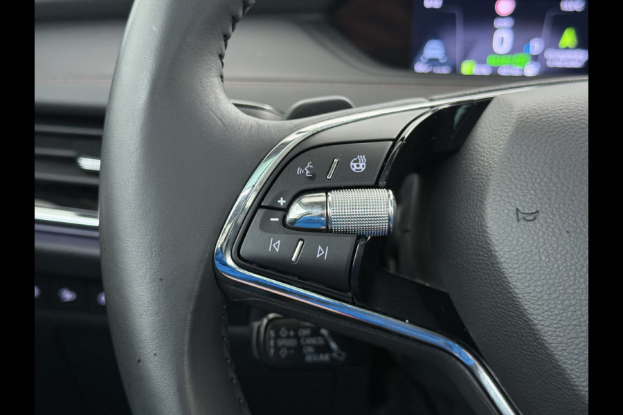 Škoda ENYAQ iV 80 SOH 93% Warmtepomp Pano-Dak Leer+Elektr+Memory+Verwarmd Adap.Cruise Lmv 21" Camera Matrix-Led Apple Carplay Android Auto Pdc Privacy GlasDAB Stuur+Achterbankverwarming Draadloze telefoonlader Keyless Dodehoek detectie Dealeronderhouden Origineel Nederlandse Auto Nieuwprijs €59.055,-