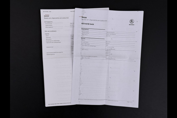 Škoda ENYAQ iV 80 SOH 93% Warmtepomp Pano-Dak Leer+Elektr+Memory+Verwarmd Adap.Cruise Lmv 21" Camera Matrix-Led Apple Carplay Android Auto Pdc Privacy GlasDAB Stuur+Achterbankverwarming Draadloze telefoonlader Keyless Dodehoek detectie Dealeronderhouden Origineel Nederlandse Auto Nieuwprijs €59.055,-