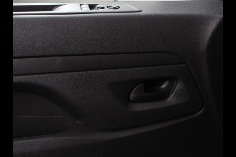 Opel Vivaro 1.5 Diesel 120 S&S L3 Apple Carplay /  Android Auto Parkeersensoren V+A Trekhaak Camera Navigatie Cruise Control LED koplampen houten afwerking laadruimte
