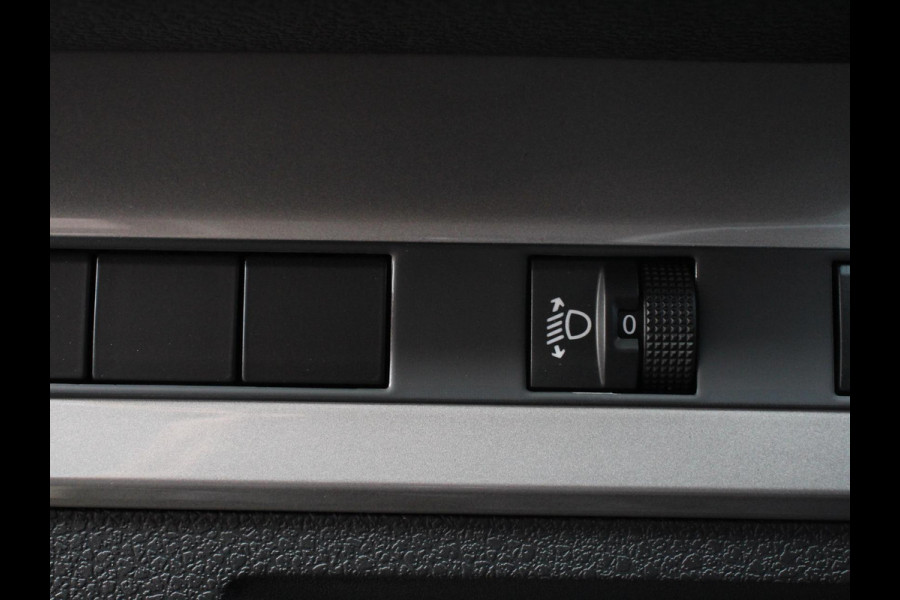 Opel Vivaro 1.5 Diesel 120 S&S L3 Apple Carplay /  Android Auto Parkeersensoren V+A Trekhaak Camera Navigatie Cruise Control LED koplampen houten afwerking laadruimte