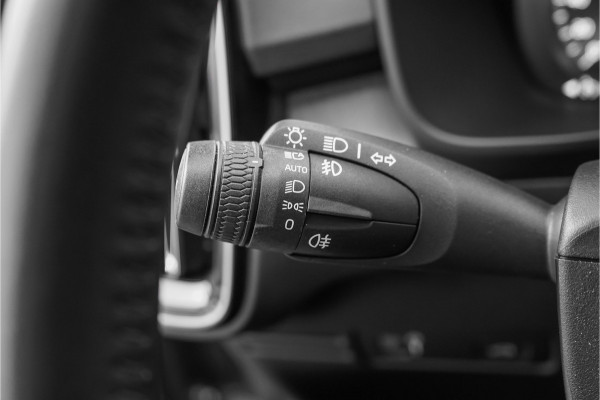 Volvo XC40 1.5 T3 Inscription 164PK Leder Camera Stoelverw Voorruitverw