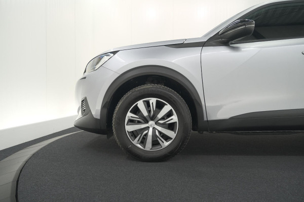 Peugeot 2008 PureTech 100 Active Pack | Allseason Banden | Parkeersensoren | Navigatie | Apple Carplay