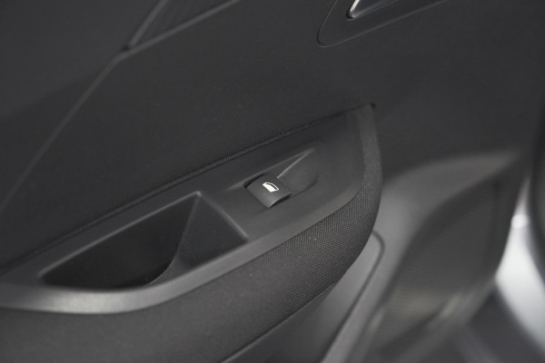 Peugeot 2008 PureTech 100 Active Pack | Allseason Banden | Parkeersensoren | Navigatie | Apple Carplay