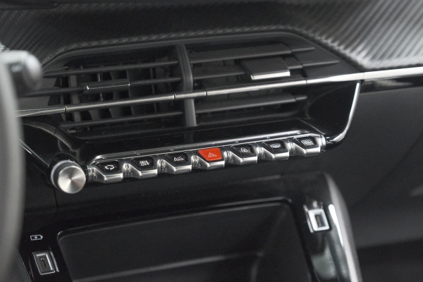 Peugeot 2008 PureTech 100 Active Pack | Allseason Banden | Parkeersensoren | Navigatie | Apple Carplay