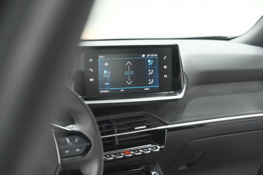 Peugeot 2008 PureTech 100 Active Pack | Allseason Banden | Parkeersensoren | Navigatie | Apple Carplay