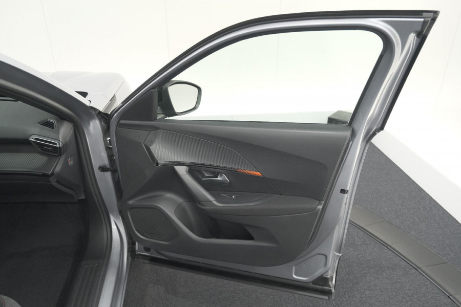 Peugeot 2008 PureTech 100 Active Pack | Allseason Banden | Parkeersensoren | Navigatie | Apple Carplay